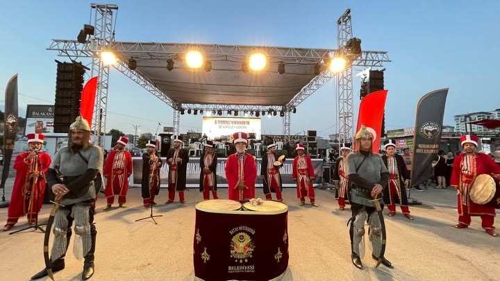 Kırıkhan’ın Kurtuluşu Mehteran ve Müzik Korosuyla Coşku İçinde Kutlandı!
