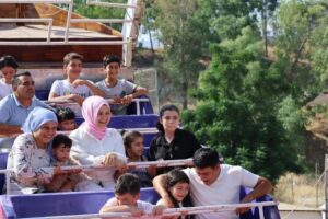 Kırıkhan’da “Yaz Seninle Güzel” Etkinliği: Çocuklar Lunaparkta Doyasıya Eğlendi