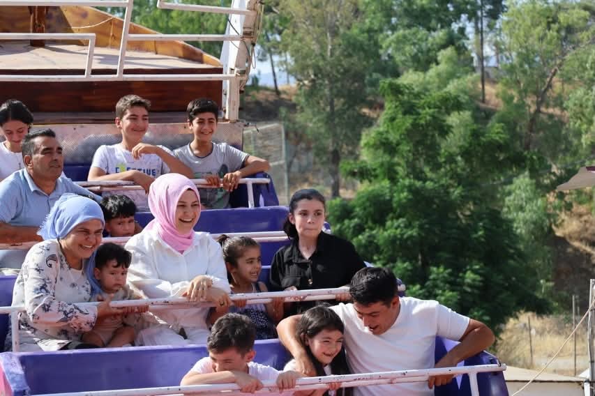 Kırıkhan’da “Yaz Seninle Güzel” Etkinliği: Çocuklar Lunaparkta Doyasıya Eğlendi
