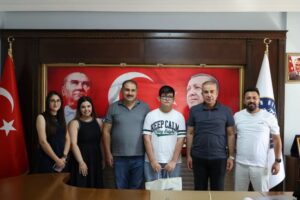 Kırıkhan’ın YKS Gururları Başkan Çelik’i Ziyaret Etti