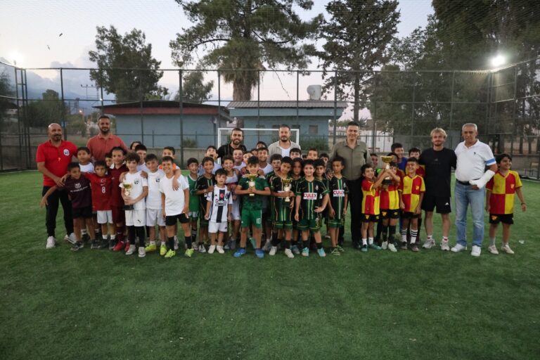 Kırıkhan Soğuksu Halı Sahası Turnuvayla Hizmete Açıldı